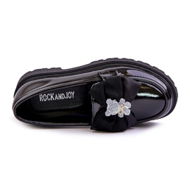 Mocasins des filles peintes avec un arc en cuir noir écologique 2