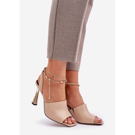 Sandales en cuir sur un talon haut avec un bracelet beige décoratif Chebello 4440 1 Sandales en cuir sur un talon haut avec un bracelet beige décoratif Chebello 4440 1