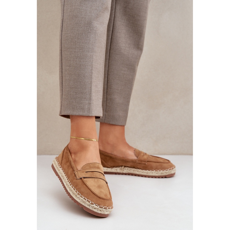 Espadrilles pour femmes avec une tresse de jute sur une semelle plate de chameau brun 2