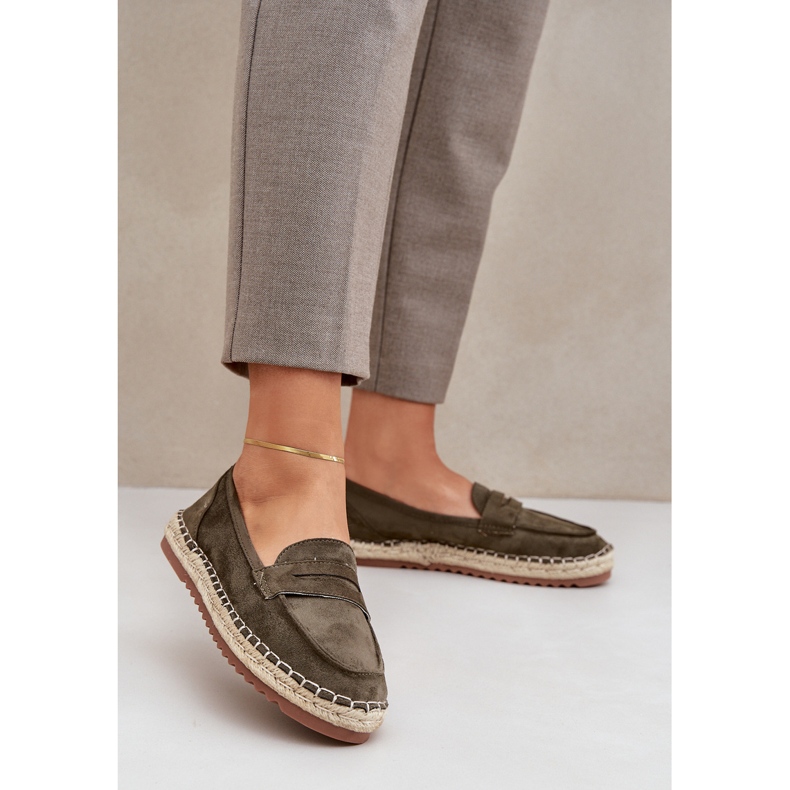 Espadrilles pour femmes avec une tresse de jute sur une semelle plate vert foncé 2
