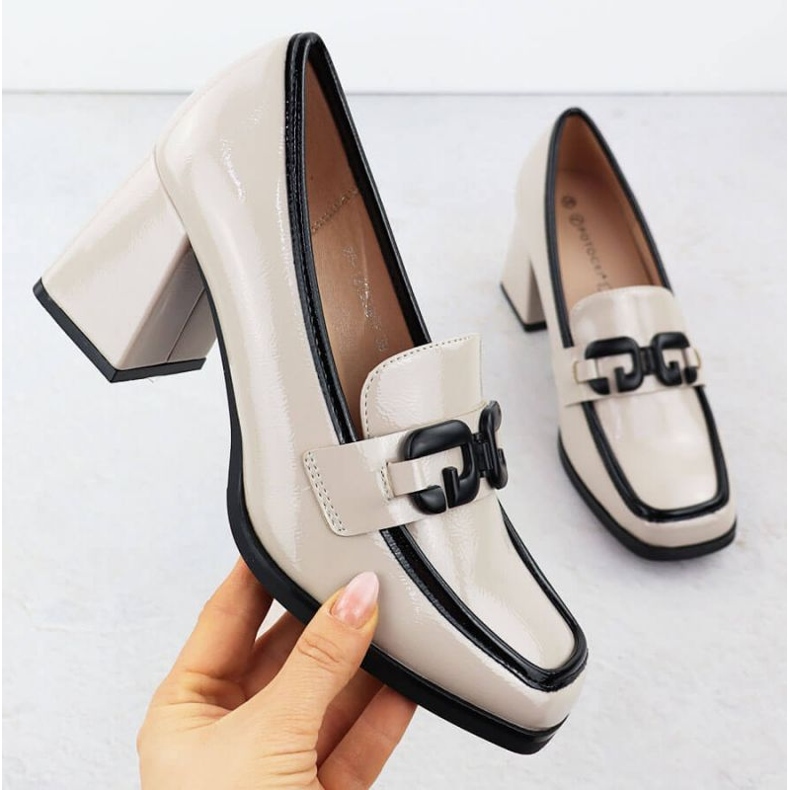 Chaussures peintes Potocki SZ12553 avec un ornement beige 1