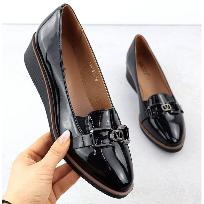 Chaussures pour femmes laquées sur des coins noirs Vinceza 58478 1