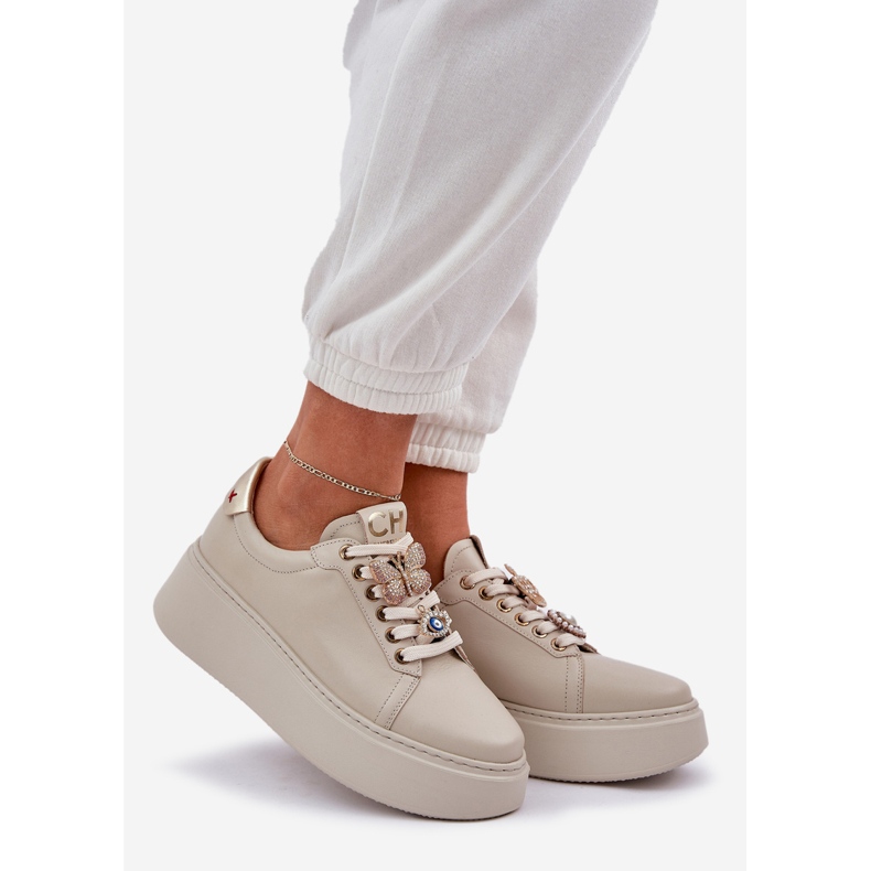 Baskets en cuir féminine sur la plate-forme avec Chebello 4292 DÉCORATIONS DE CHEGAR beige 1