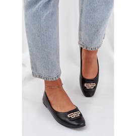 Ballerines sur une semelle plate avec une décoration noire le noir 3