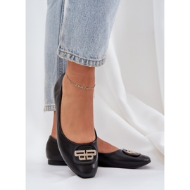 Ballerines sur une semelle plate avec une décoration noire le noir 5
