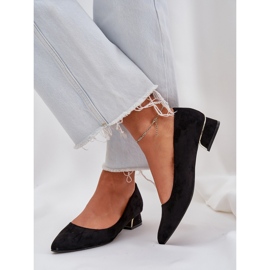 Pompes avec des talons bas et des orteils pointus noirs le noir 5