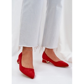 Pompes avec des talons bas et des orteils pointus rouges 2