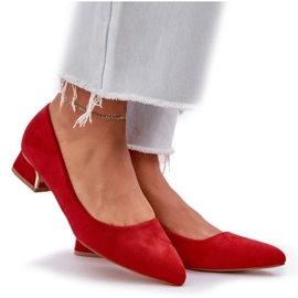 Pompes avec des talons bas et des orteils pointus rouges 6