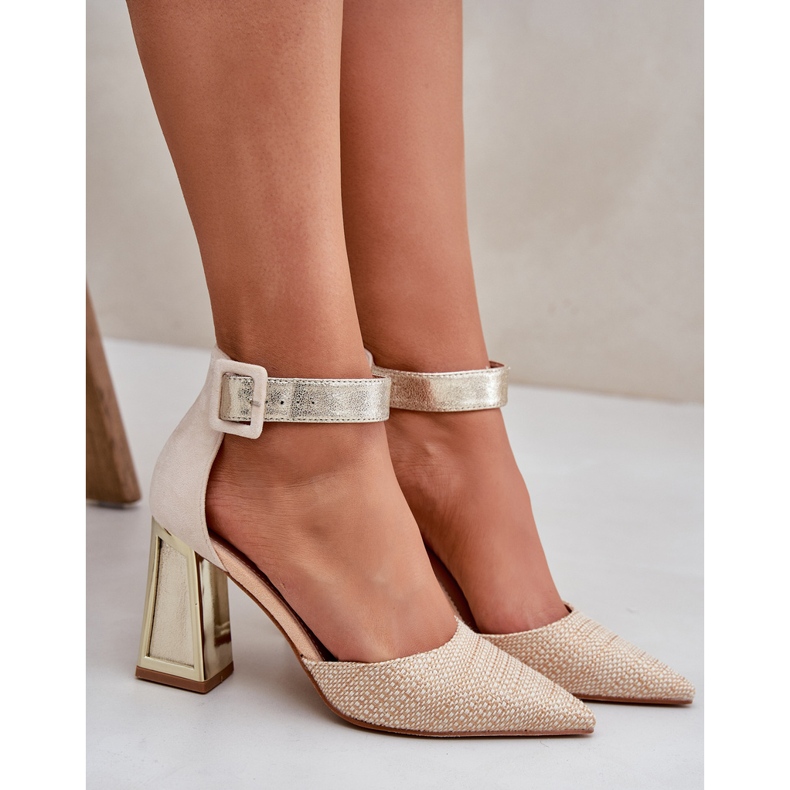 Sandales sur le poteau avec des orteils pointus or doré 2