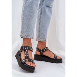 Sandales décorées sur la plate-forme noire 2