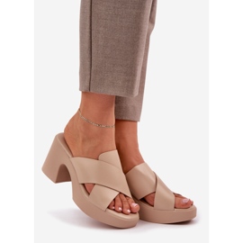 Flip de vêtements légers -flops sur le poteau en cuir écologique beige 1