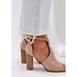 Sandales sur l'éco en daim post beige 7
