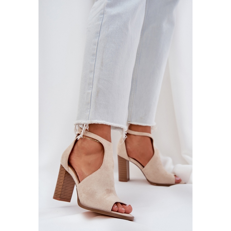 Sandales sur l'éco daim pilier léger beige 2