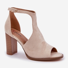 Sandales sur l'éco daim pilier léger beige 4