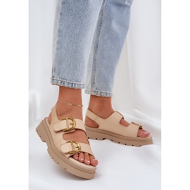 Sandales en cuir écologique avec boucles beige 2