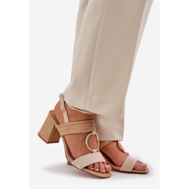 Sandales sur le bar talon beige 1 Sandales sur le bar talon beige 1