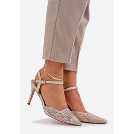 Talons décorés avec un talon en or ouvert doré 1