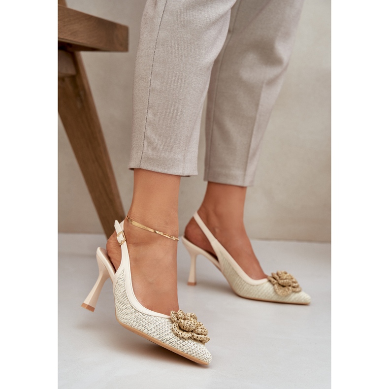 Né à talons hauts avec un talon beige 2