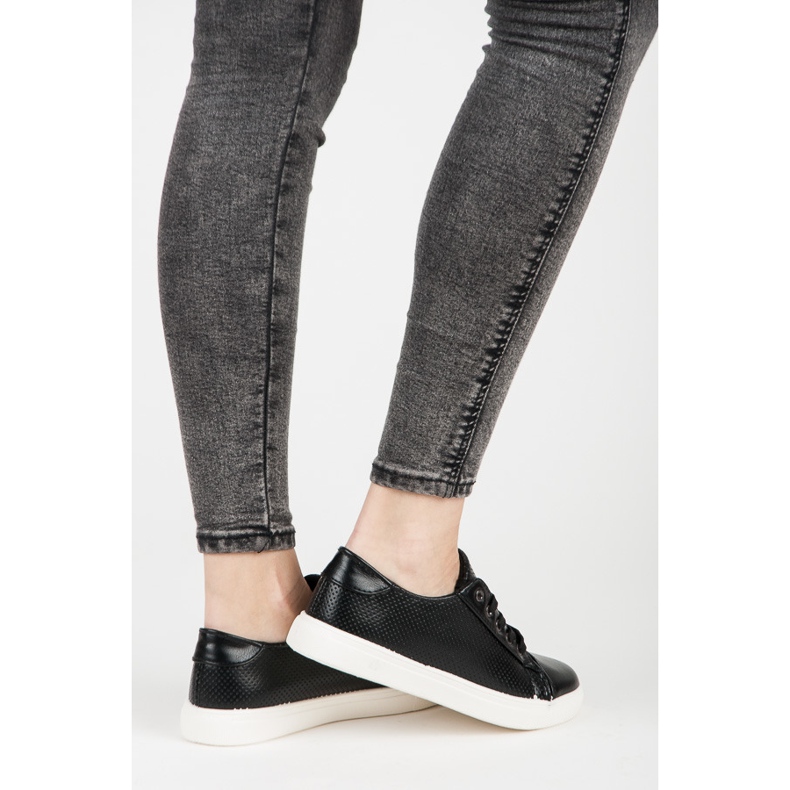 Baskets ajourées noir 1