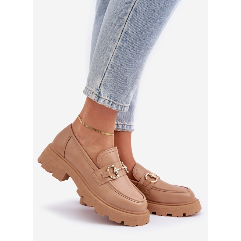 Locons pour femmes avec des détails dorés beige 1