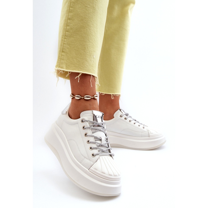 Baskets en cuir sportif pour femmes sur Goe NN2N4033 Plateforme blanche 1