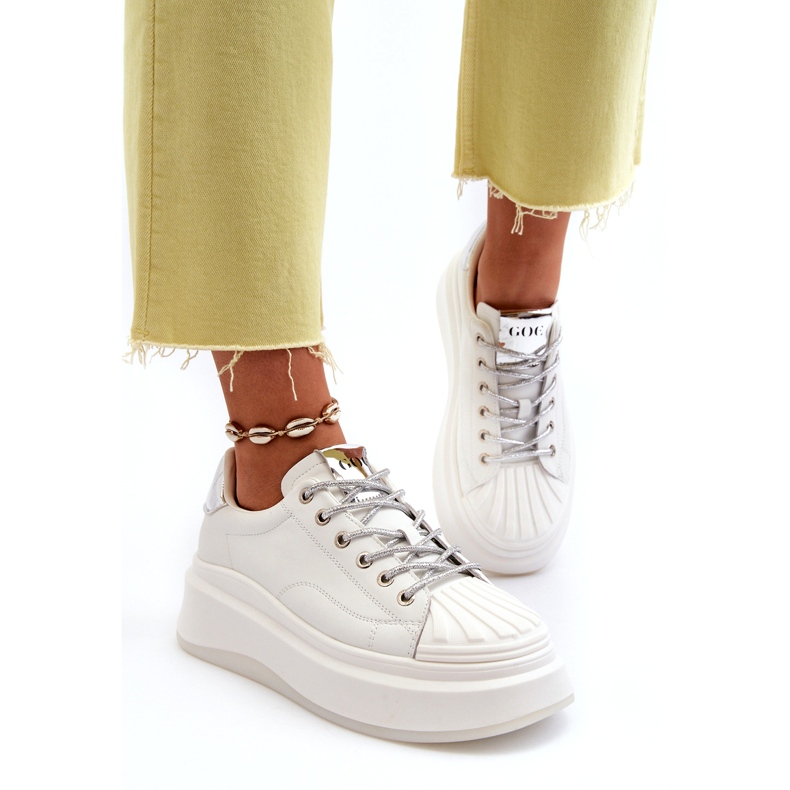 Baskets en cuir sportif pour femmes sur Goe NN2N4033 Plateforme blanche 3