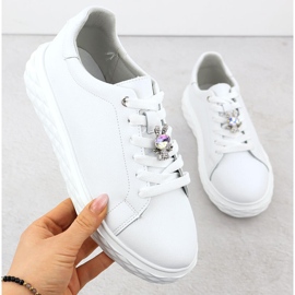 Chaussures en cuir pour femmes avec un ornement sur la plate-forme blanche Sergio Leone SP110 1