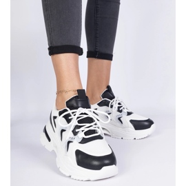 Baskets sportives féminines blanches et blanches le noir 1