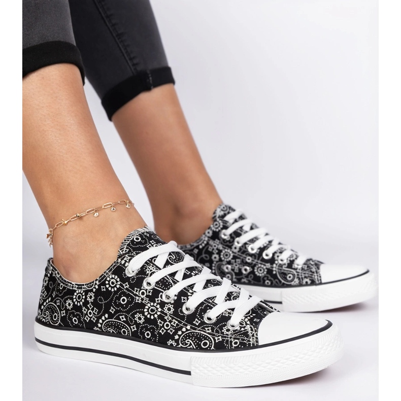 Baskets matérielles de femmes noires en style aztèque 2