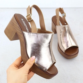 Sandales féminines sur le Golden Post M. Daszyński MR23126-7 d'or 1 Sandales féminines sur le Golden Post M. Daszyński MR23126-7 d'or 1