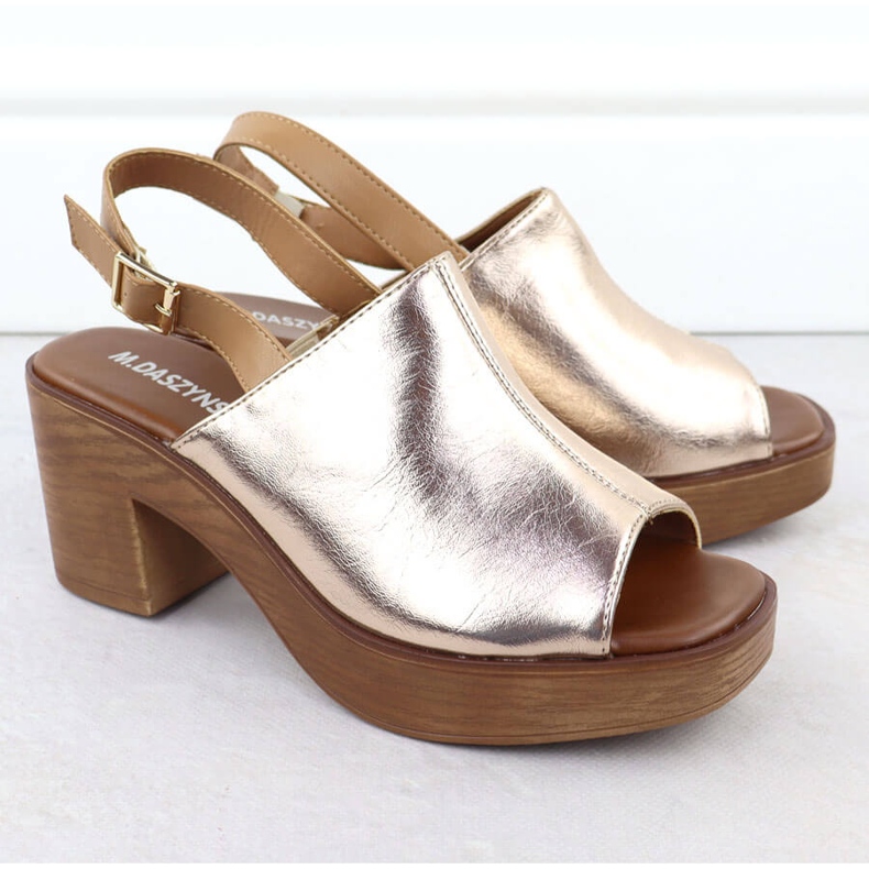 Sandales féminines sur le Golden Post M. Daszyński MR23126-7 d'or 2 Sandales féminines sur le Golden Post M. Daszyński MR23126-7 d'or 2