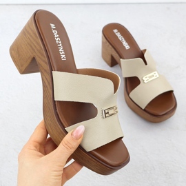 Slippers pour femmes sur le post Beige M. Daszyński MR23126-11 1