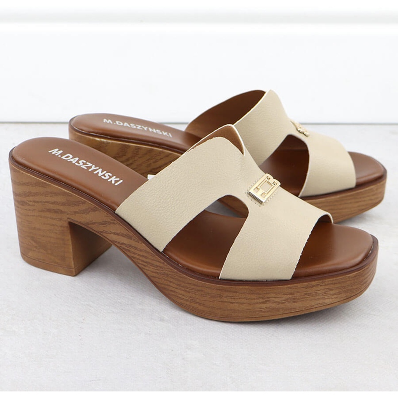 Slippers pour femmes sur le post Beige M. Daszyński MR23126-11 2