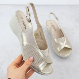 Sandales féminines pour le beige confortable Evento 8863 1 Sandales féminines pour le beige confortable Evento 8863 1