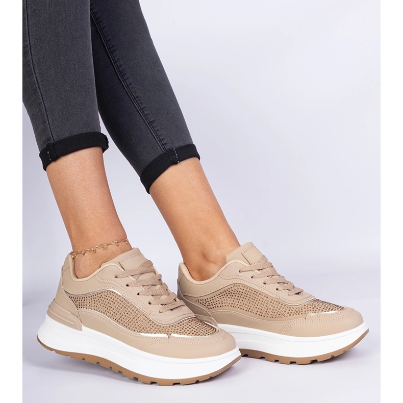 Baskets féminines brunes avec zircons 1