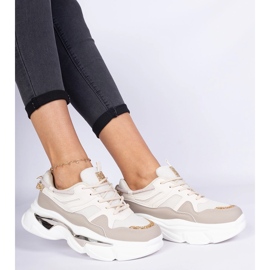 Baskets féminines beige décorées de paillettes 2