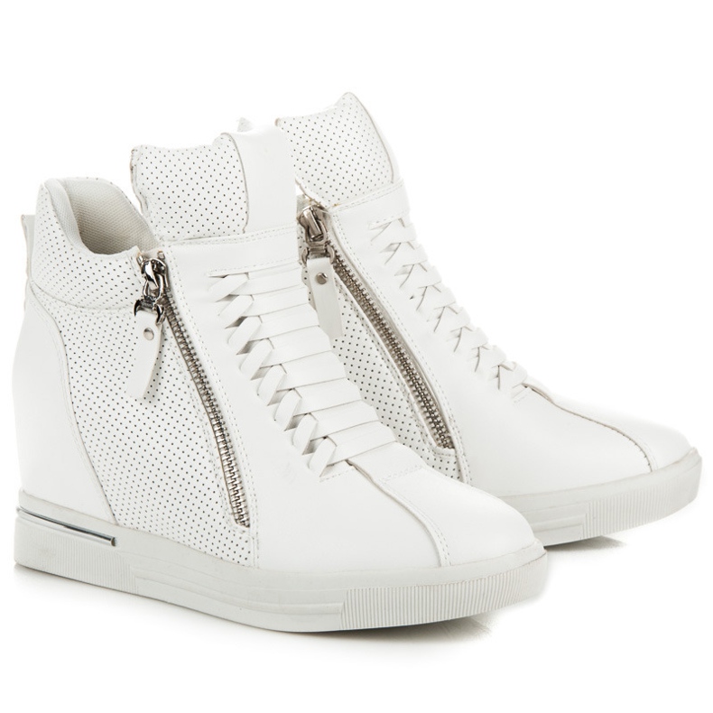 Des baskettes blanches 2