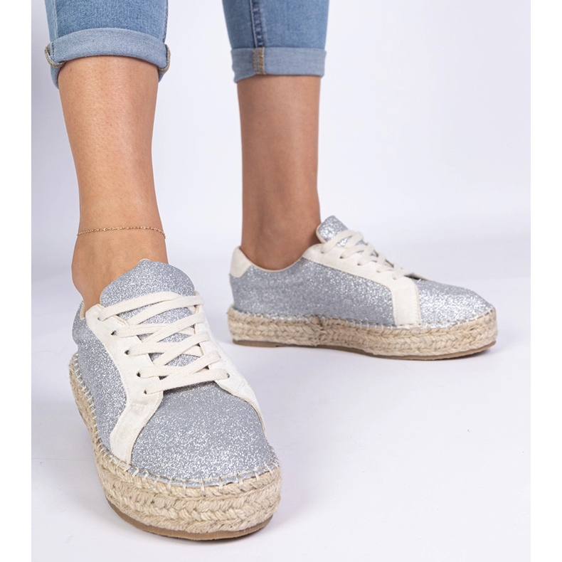 Espadrilles pour femmes argentées décorées de paillettes 1