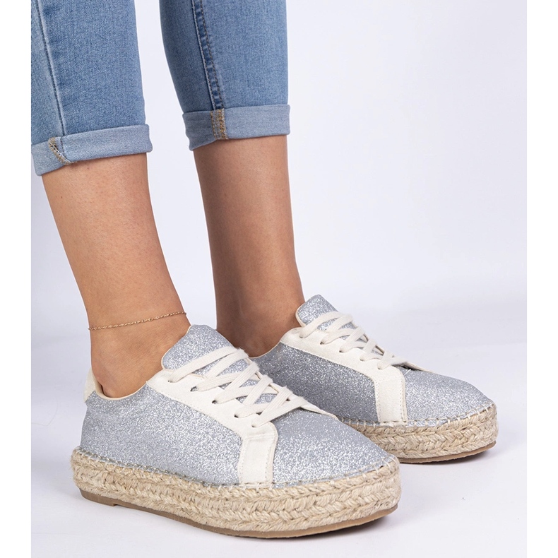 Espadrilles pour femmes argentées décorées de paillettes 2