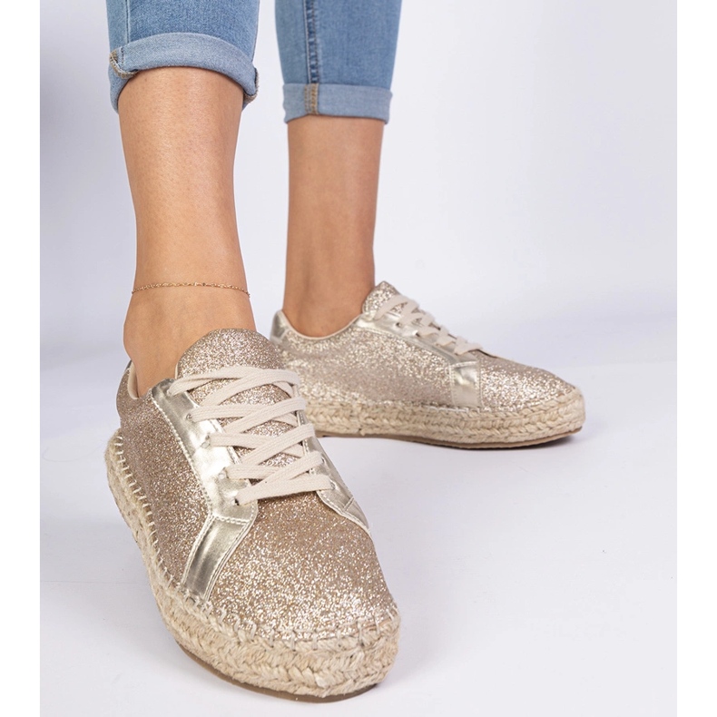 Espadrilles féminines dorées décorées de paillettes d'or 1