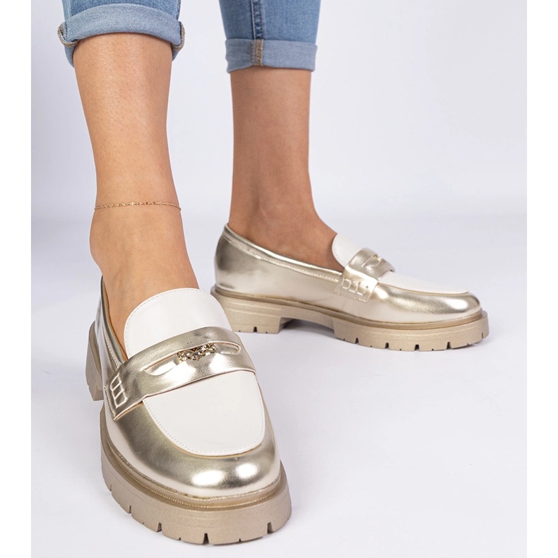 Mocassins pour femmes dorés avec un insert blanc blanche 2