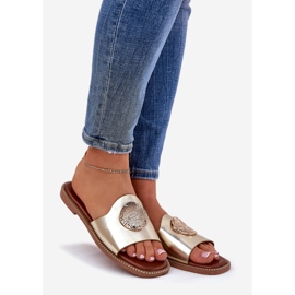 Les tongs à tobeaux en cuir écologique avec décoration dorée d'or 1 Les tongs à tobeaux en cuir écologique avec décoration dorée d'or 1