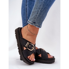 Pantoufles sur la plate-forme avec une boucle noire 6