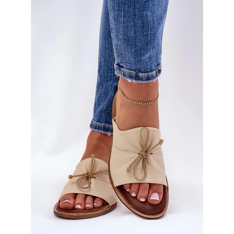 Zazoo 2659 Slippers en cuir féminin beige 2 Zazoo 2659 Slippers en cuir féminin beige 2