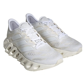 Chaussures Adidas Switch FWD ID1789 blanche 1