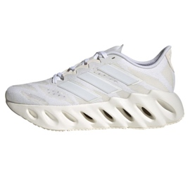Chaussures Adidas Switch FWD ID1789 blanche 3