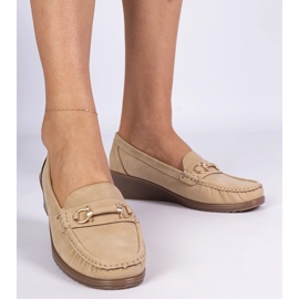 Les mocassins féminins en fossé avec une finition mate beige 2