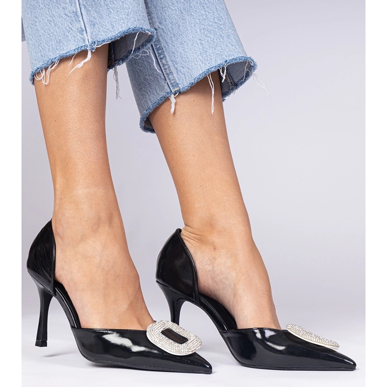 Talons hauts noirs ornés de zircons le noir 1 Talons hauts noirs ornés de zircons le noir 1