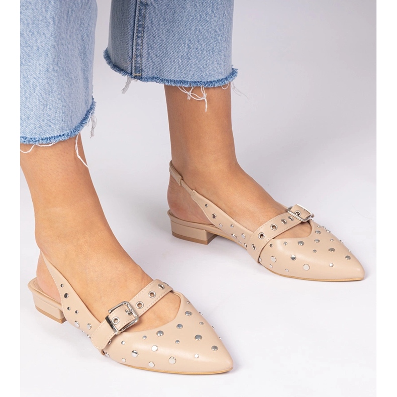 Talons plats des femmes beige avec un talon ouvert et des strass 2