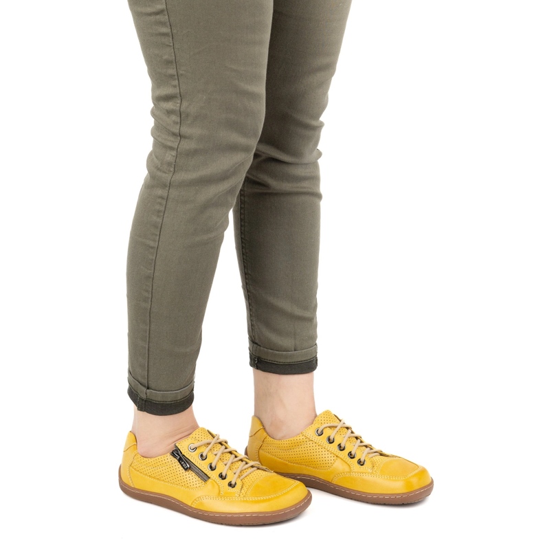 Femmes aux pieds nus baskets en cuir minimaliste Olivier 770 Perfoated Yellow jaune 2